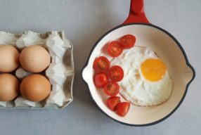 Czy jajka podnoszą poziom cholesterolu? Gdzie leży prawda?