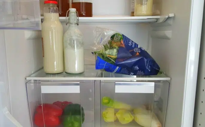 zapachy w lodówce front