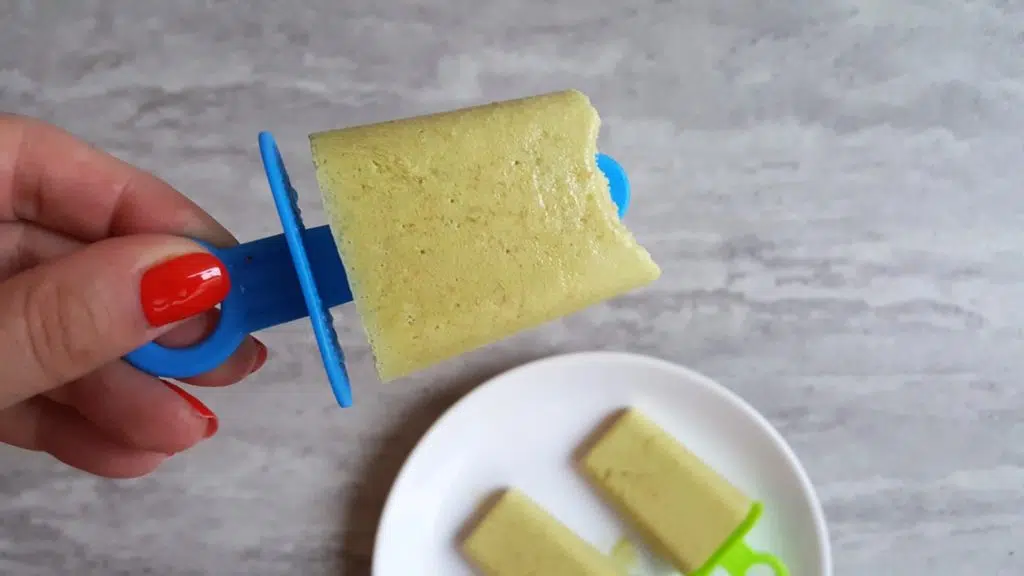 lody na patyku brzoskwinia