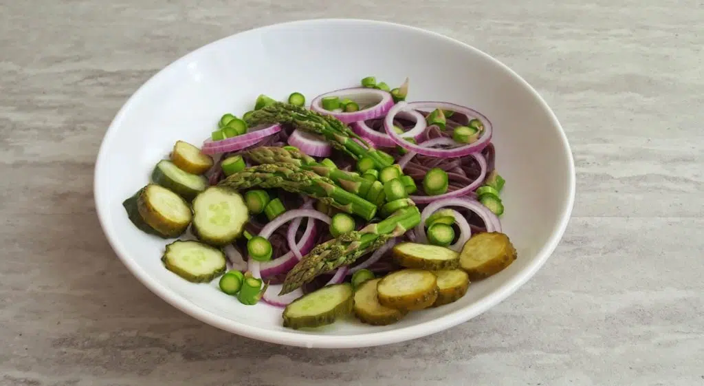 makaron ze szparagami