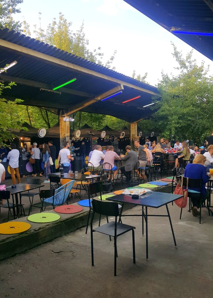 wieczorową porą Nocny Market
