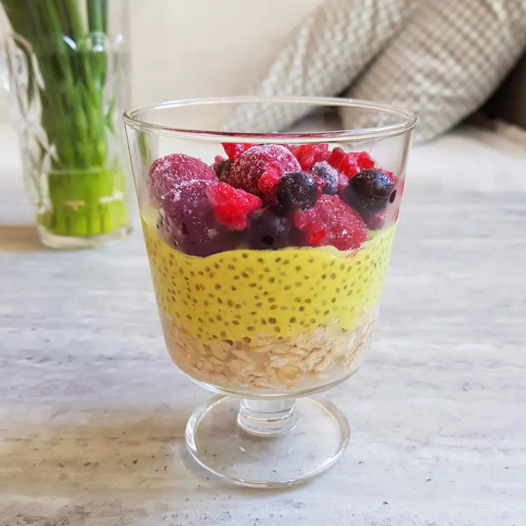 chia pudding z kurkumą