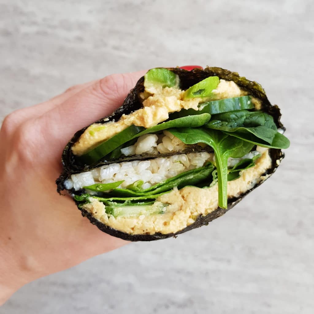kanapka sushi hummus