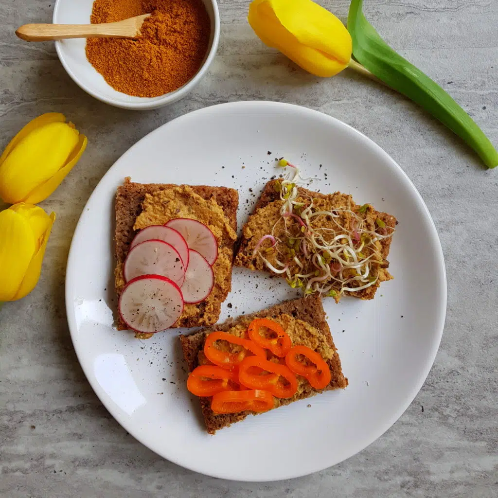 Wielkanoc z curry kanapki