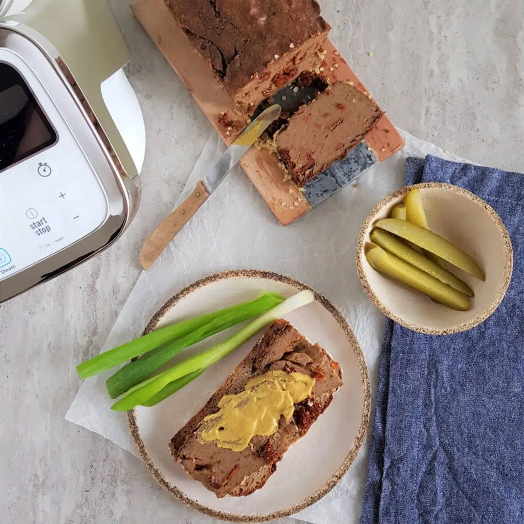 pasztet z kaszą i pieczarkami