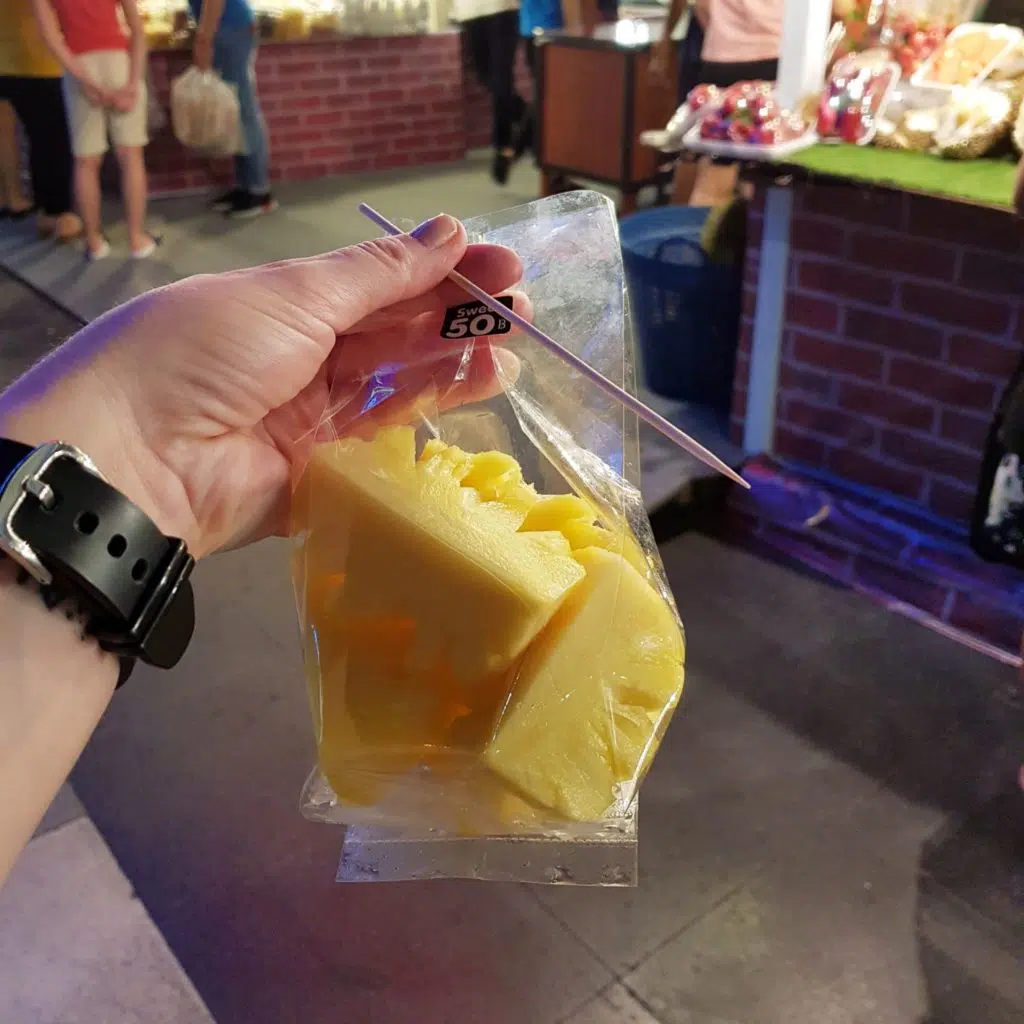 ceny w bangkoku - świeży ananas