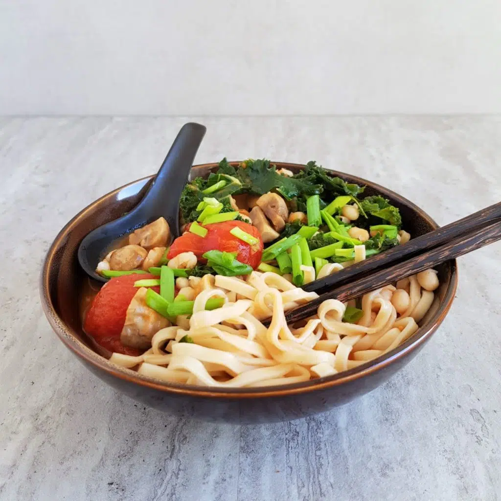 czerwone curry z makaronem