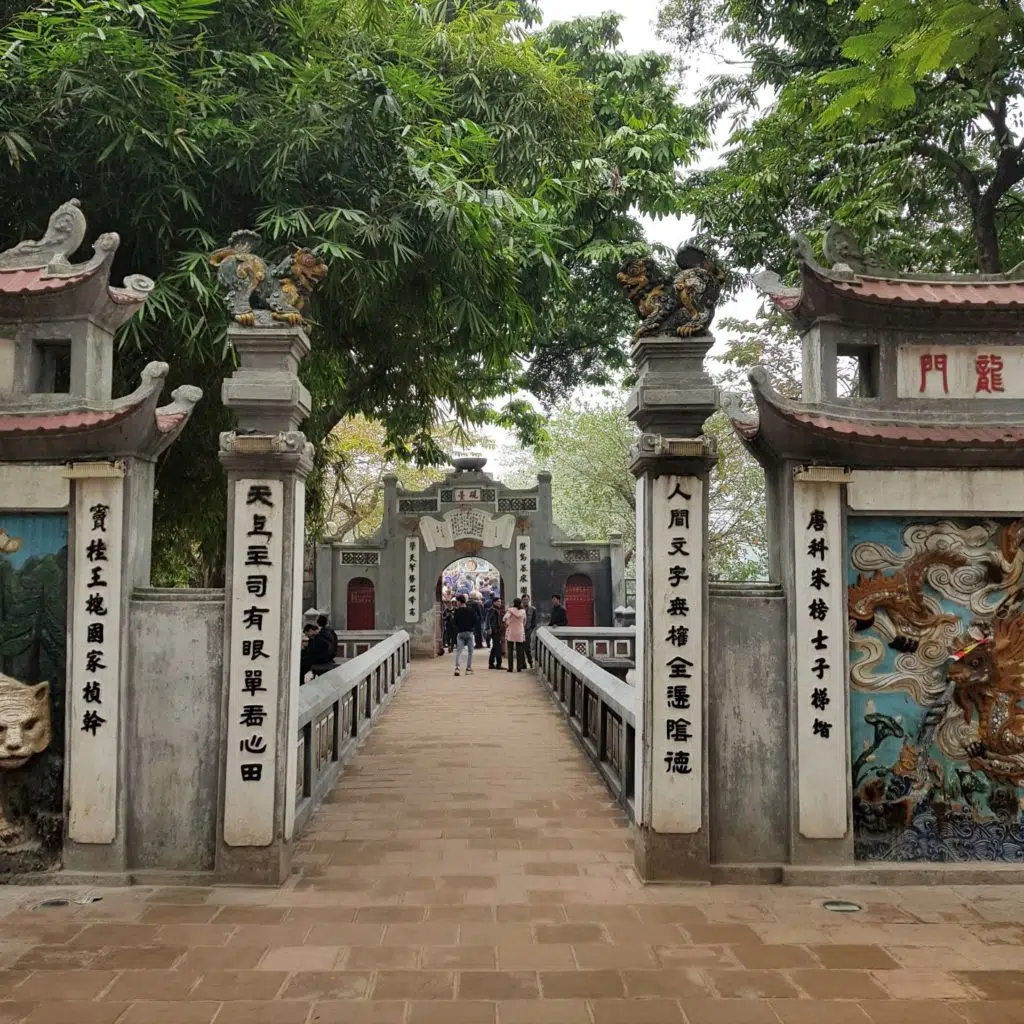 brama prowadząca na Jadeitową Wyspę