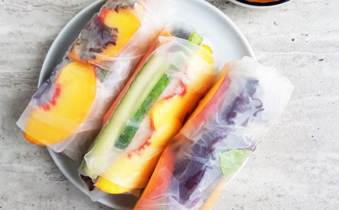 spring rolls z brzoskwiniami