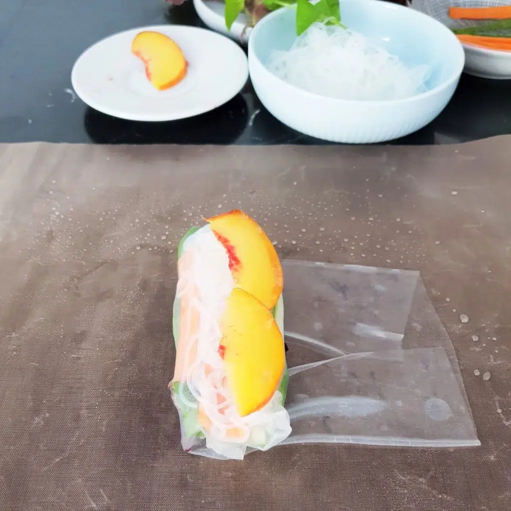 spring rolls brzoskwinia