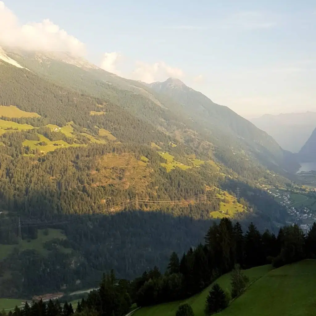 pociągiem po Szwajcarii w góry