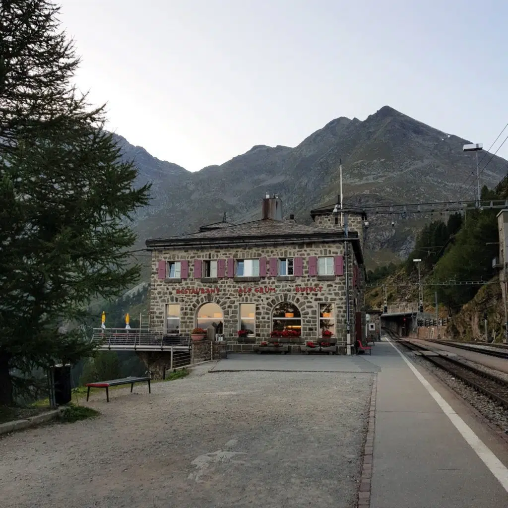 Alp Grum z zewnątrz