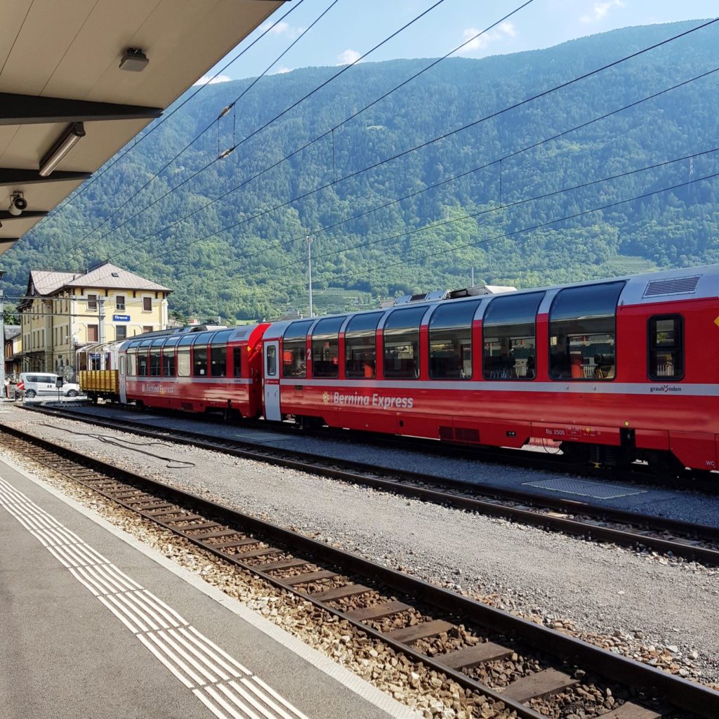 pociągiem przez Szwajcarię - Tirano pociąg panoramiczny
