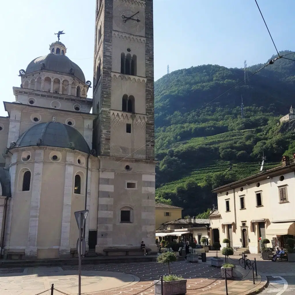 pociągiem przez Szwajcarię Tirano