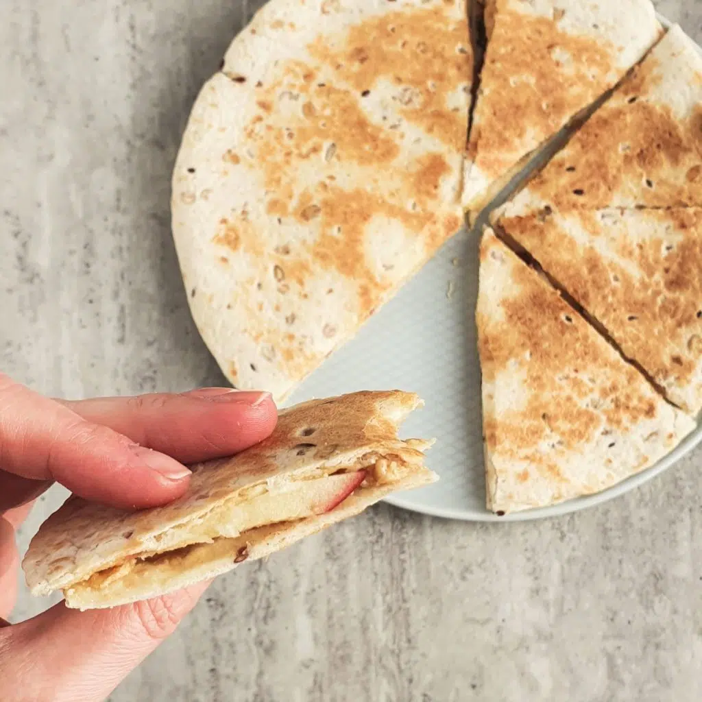 Quesadilla z owocami na słodko