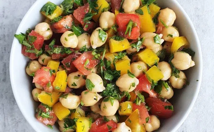 Lekka sałatka z miętą