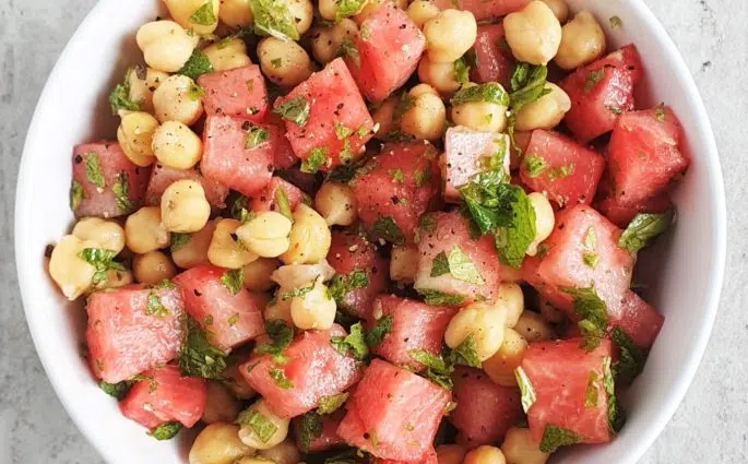 lekka sałatka z arbuzem