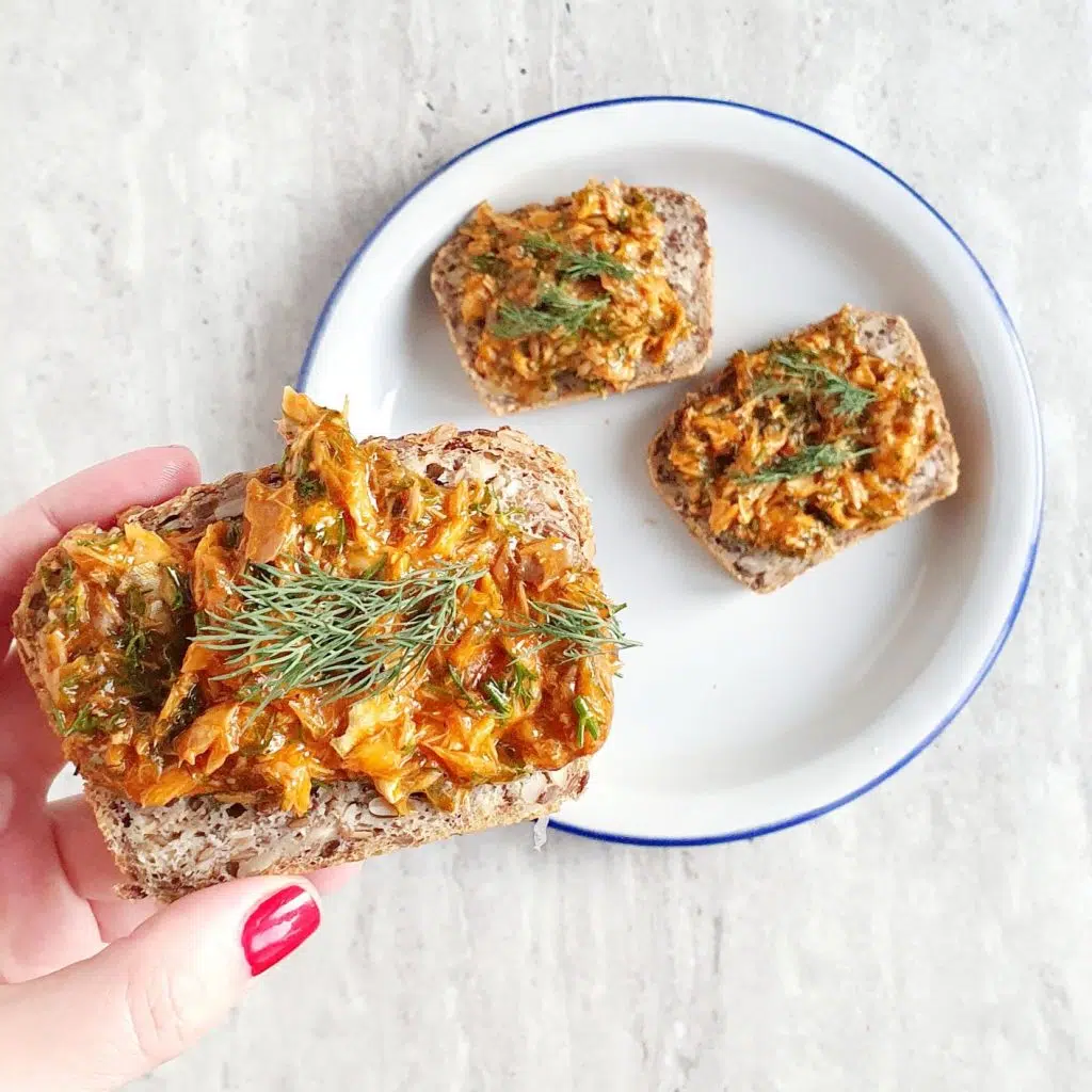 Kanapki na jesienną chandrę z makrelą