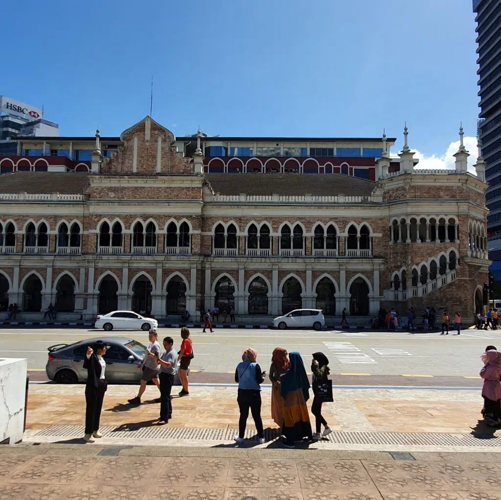 Plac Niepodległości w Kuala Lumpur zabudowa koloniana