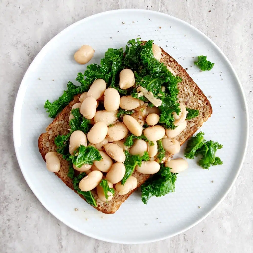 5 pomysłów na wytrawne tosty fasolka i jarmuż