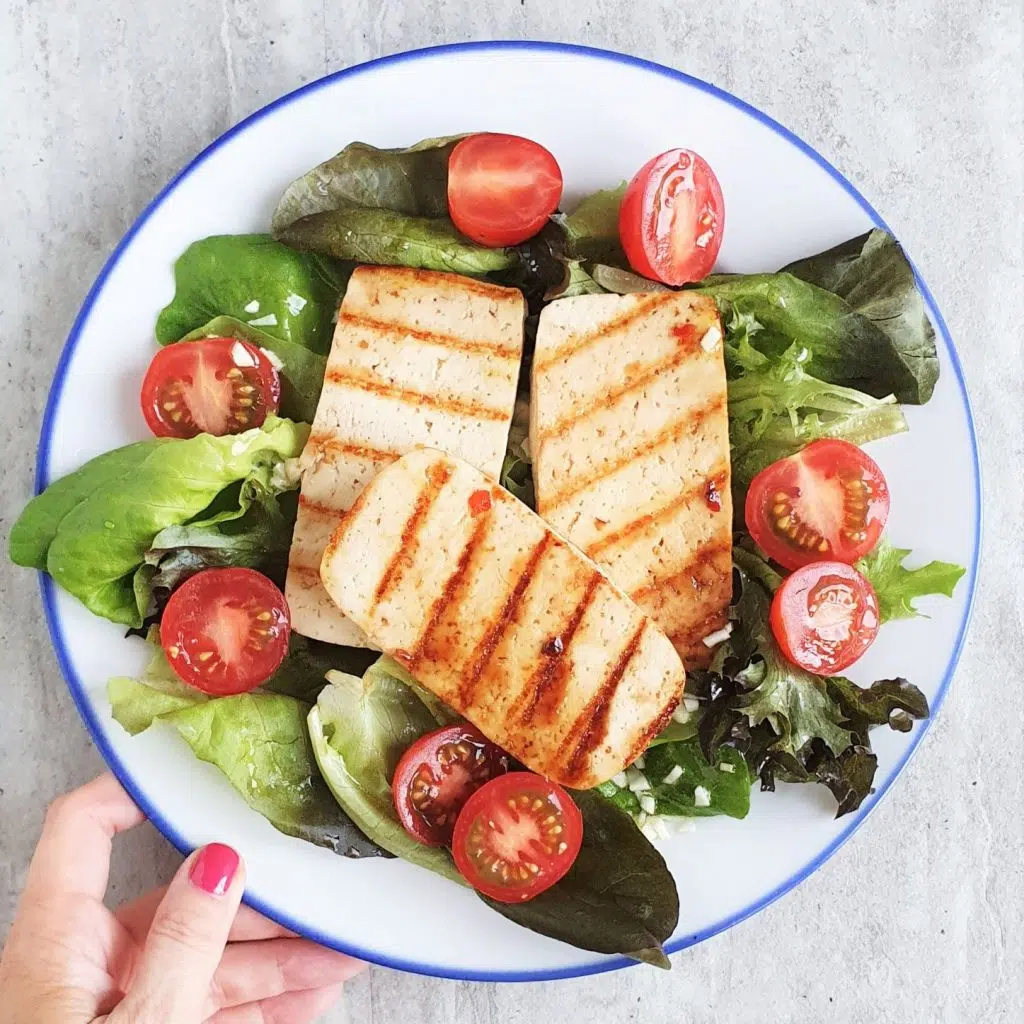 pomysł na bezmięsne danie z rusztu tofu