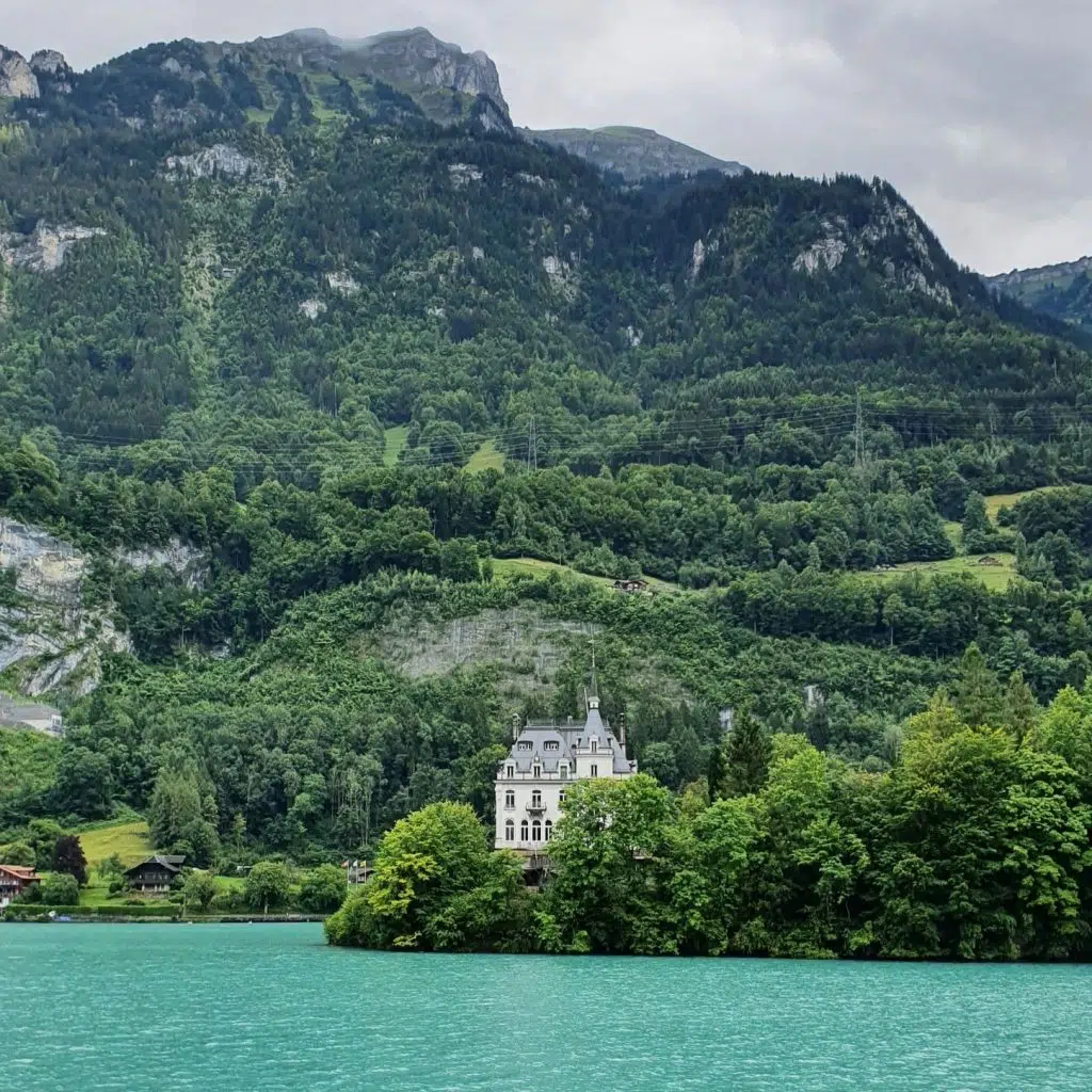 widoki ze statku do Interlaken