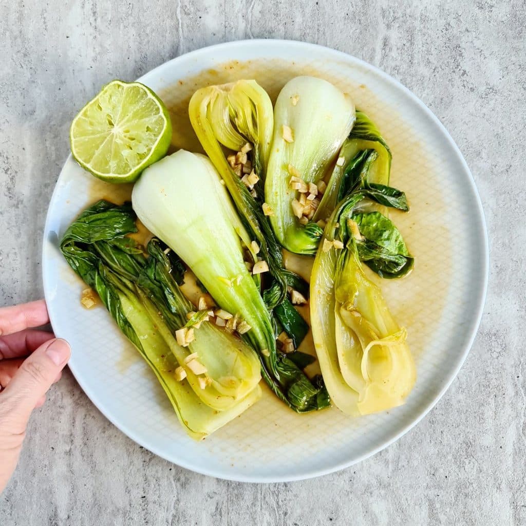 bok choy z sosem sojowym