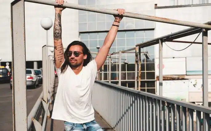 Wyglądaj modnie w luźnym wydaniu