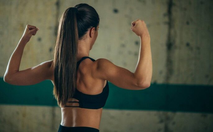 Jaką odzież damską wybrać na siłownię