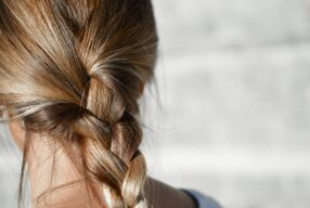 Jakie kosmetyki do włosów wysokoporowatych wybrać?
