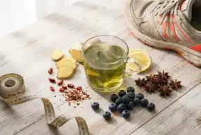 Naturalne spalacze tłuszczu vs. mity. Jak zdrowo przyspieszyć metabolizm i zwalczyć oporną tkankę tłuszczową?