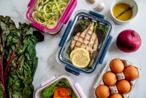 Która dieta pudełkowa od Wygodnej Diety sprawdzi się najlepiej przy intensywnym trybie życia i braku czasu na gotowanie?