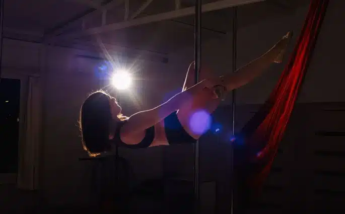 Zalety treningu pole dance dla zdrowia i sylwetki