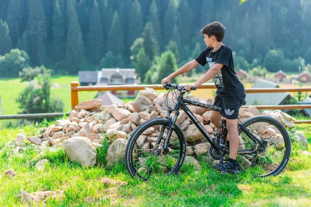 Pierwsze dwa kółka. Jak rozpocząć rowerową przygodę malucha?