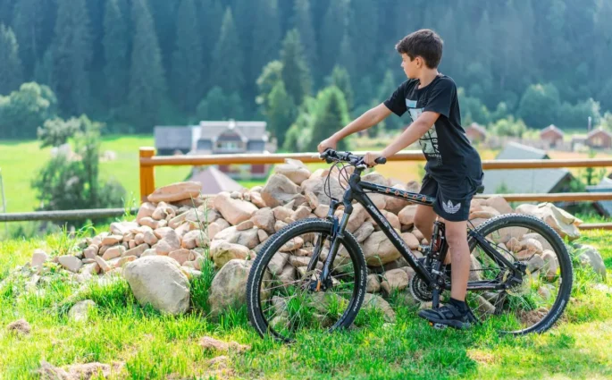 Pierwsze dwa kółka. Jak rozpocząć rowerową przygodę malucha?
